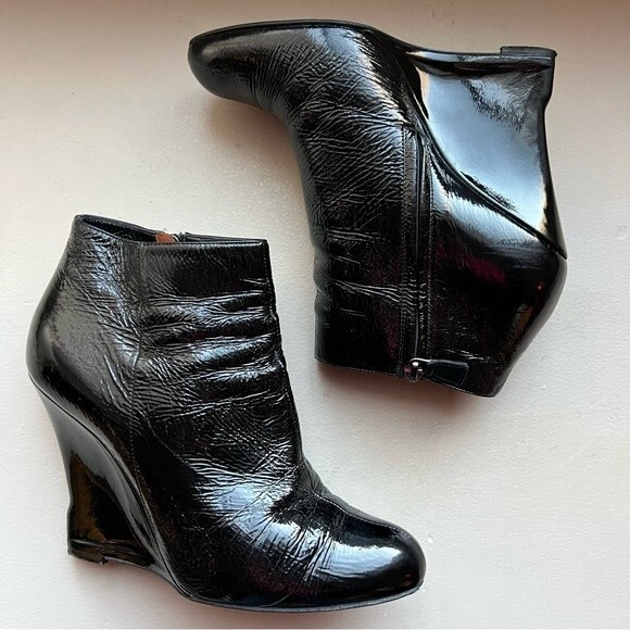 Lanvin Wedge Heeled Black Patent Leather Ankle Boots Side Zip Women EU 39 US 8 - Picture 1 of 15